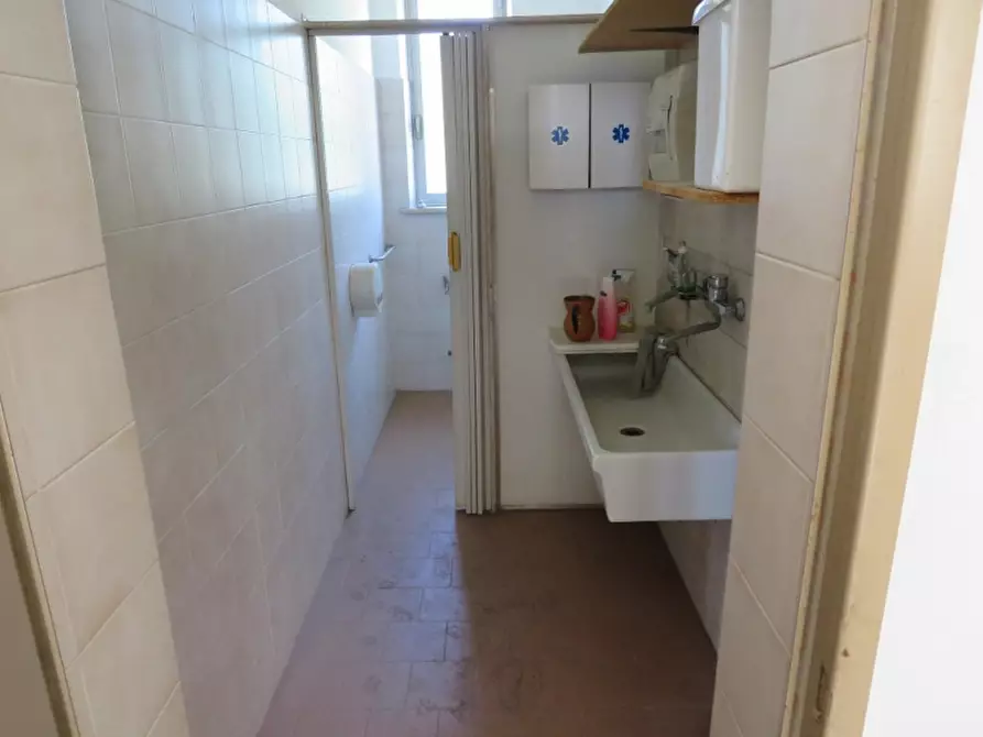 Immagine 18 di Laboratorio in vendita  in Via More 3 a Bovolone