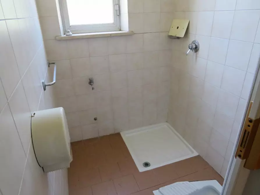 Immagine 19 di Laboratorio in vendita  in Via More 3 a Bovolone