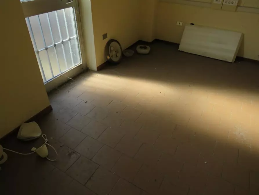 Immagine 23 di Laboratorio in vendita  in Via More 3 a Bovolone