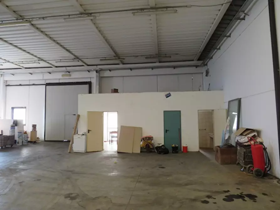 Immagine 28 di Laboratorio in vendita  in Via More 3 a Bovolone