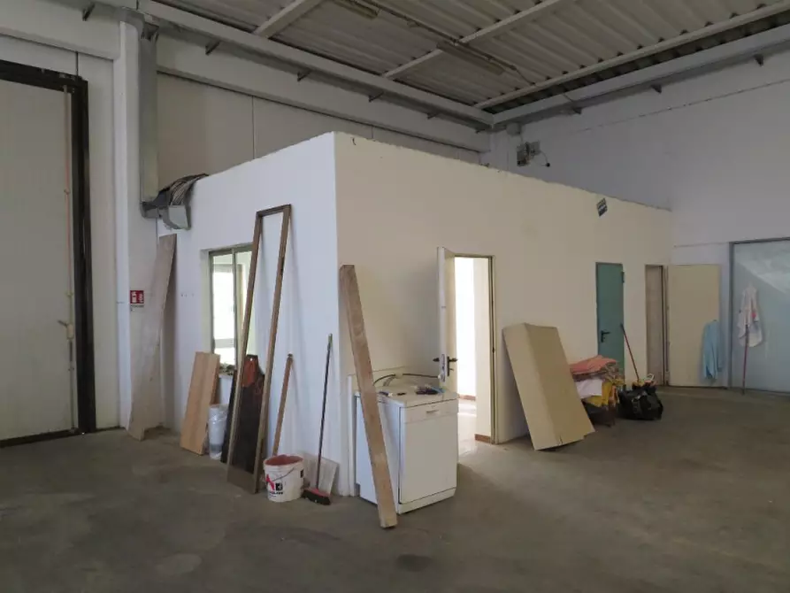 Immagine 29 di Laboratorio in vendita  in Via More 3 a Bovolone