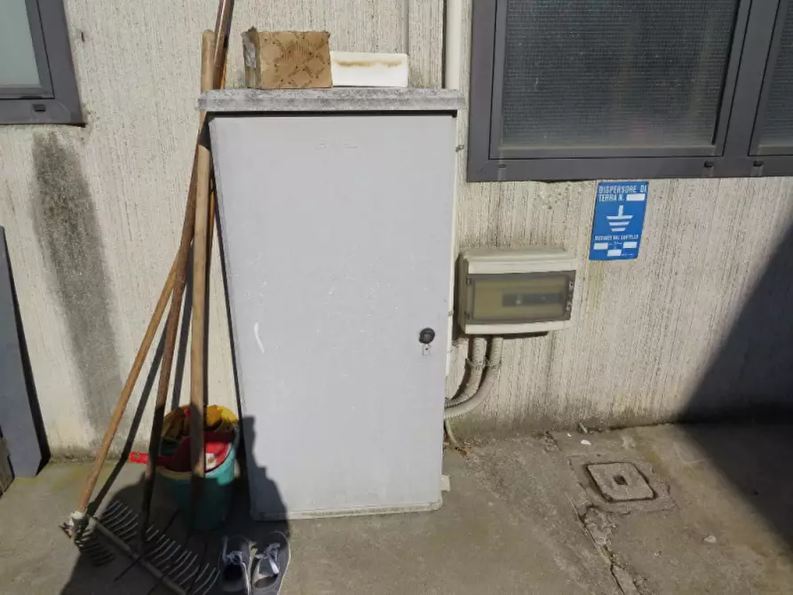 Immagine 36 di Laboratorio in vendita  in Via More 3 a Bovolone