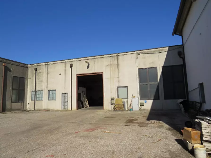 Immagine 37 di Laboratorio in vendita  in Via More 3 a Bovolone