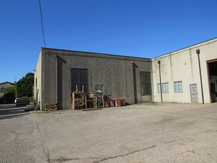 Immagine 38 di Laboratorio in vendita  in Via More 3 a Bovolone