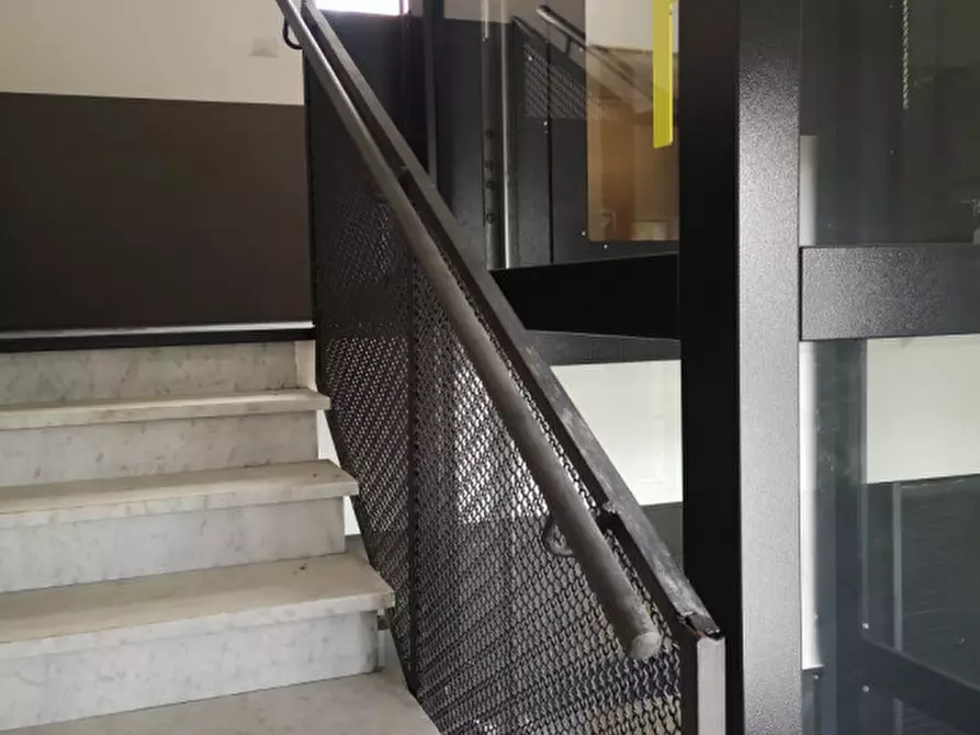 Immagine 9 di Palazzo in affitto  in Via Giovanni da Castel Bolognese a Roma