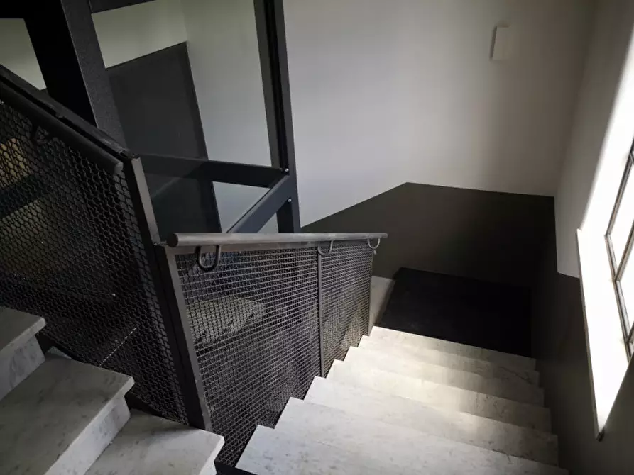 Immagine 10 di Palazzo in affitto  in Via Giovanni da Castel Bolognese a Roma