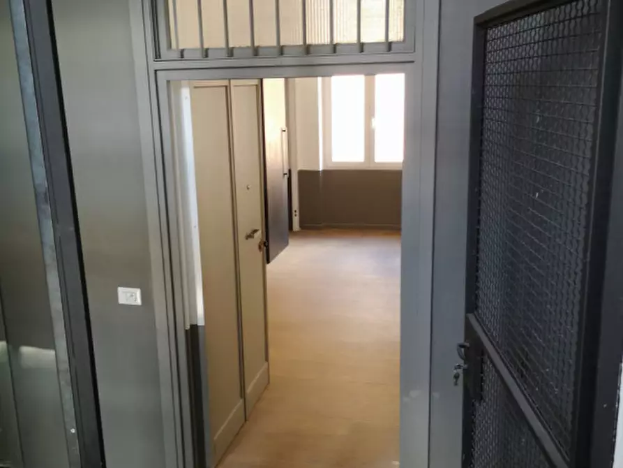 Immagine 11 di Palazzo in affitto  in Via Giovanni da Castel Bolognese a Roma