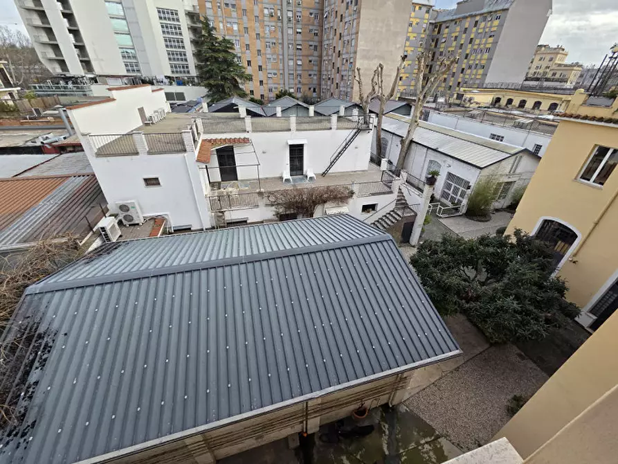 Immagine 12 di Palazzo in affitto  in Via Giovanni da Castel Bolognese a Roma