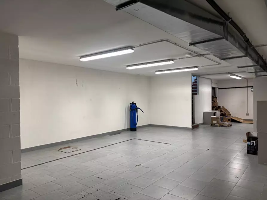 Immagine 7 di Laboratorio in vendita  a Vicenza