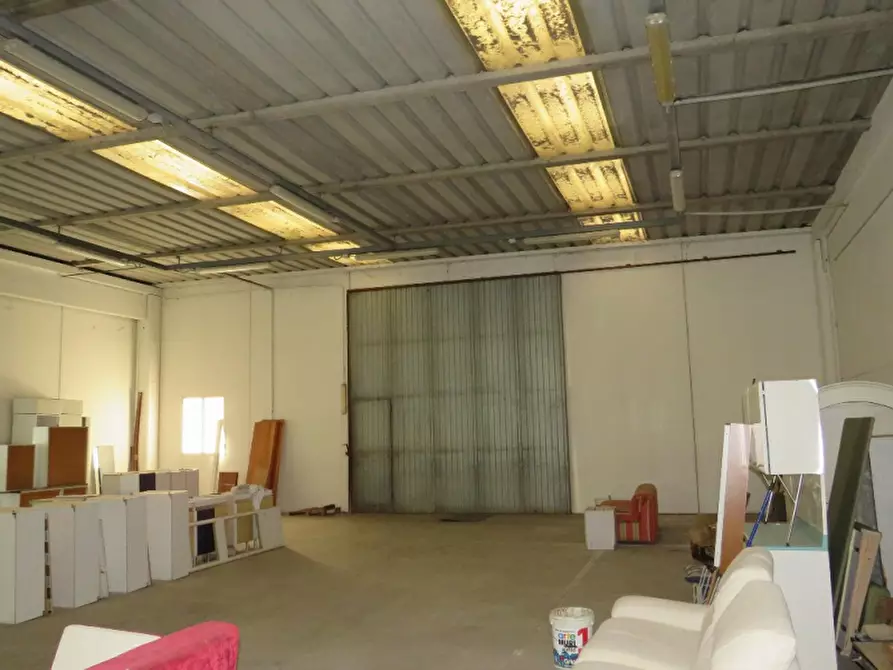 Immagine 21 di Laboratorio in vendita  in Via More 3 a Bovolone