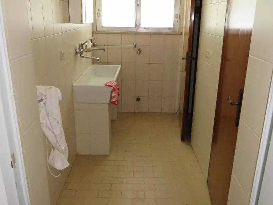 Immagine 24 di Laboratorio in vendita  in Via More 3 a Bovolone