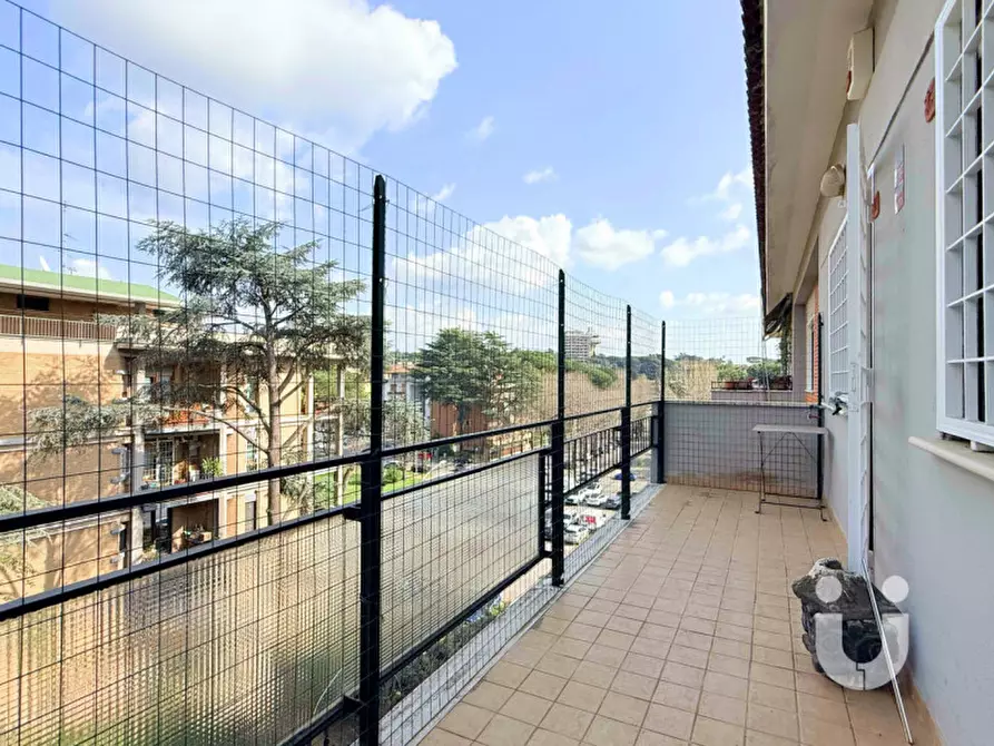 Immagine 5 di Appartamento in vendita  in Viale dei Primati Sportivi a Roma