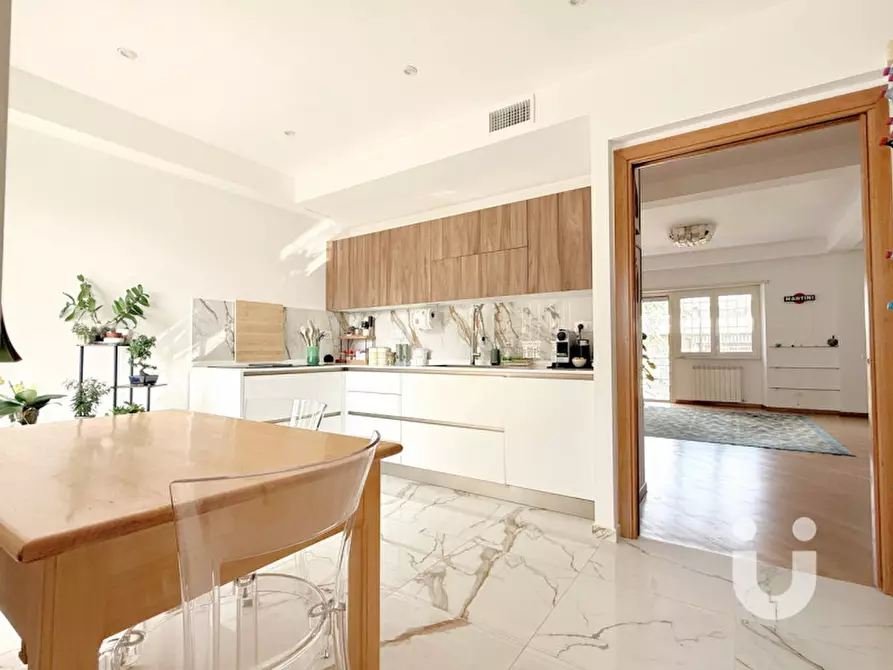 Immagine 7 di Appartamento in vendita  in Viale dei Primati Sportivi a Roma