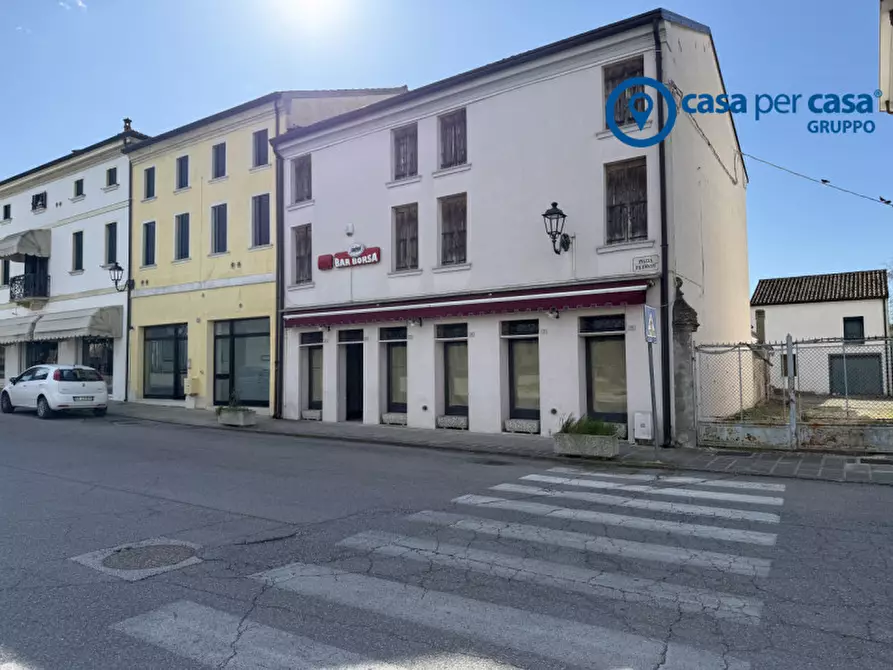 Immagine 1 di Casa bifamiliare in vendita  in Crespino, Piazza Fetonte a Crespino