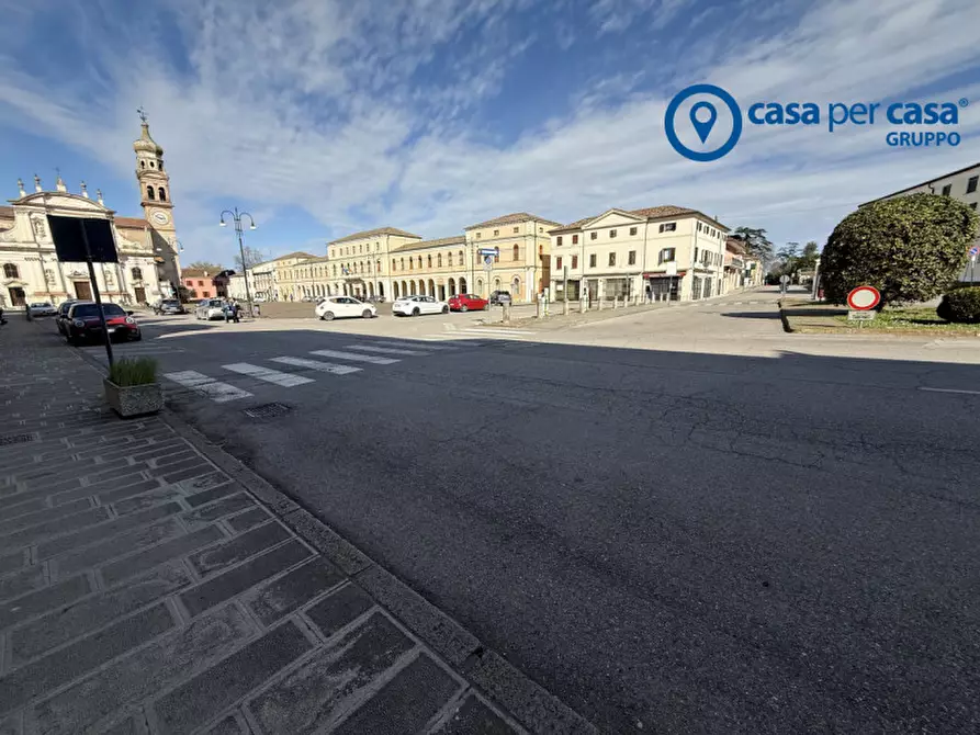 Immagine 2 di Casa bifamiliare in vendita  in Crespino, Piazza Fetonte a Crespino