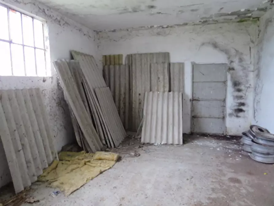 Immagine 12 di Capannone industriale in vendita  in Via Stradone 10 a Boschi Sant'anna