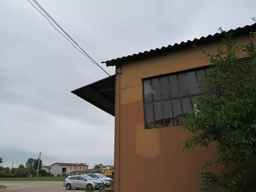 Immagine 18 di Capannone industriale in vendita  in Via Stradone 10 a Boschi Sant'anna