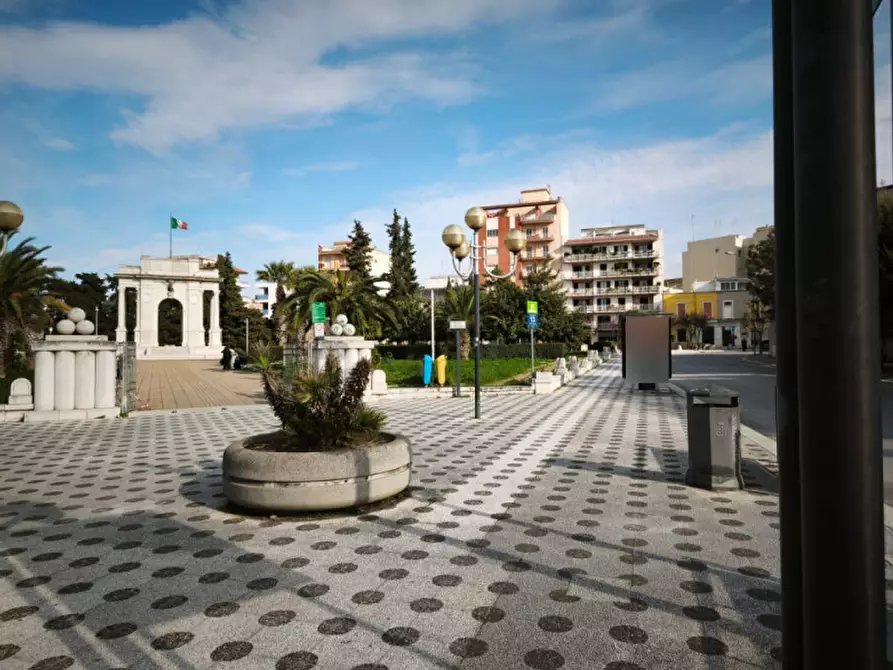 Immagine 1 di Negozio in vendita  in VIA XXIV MAGGIO a Andria