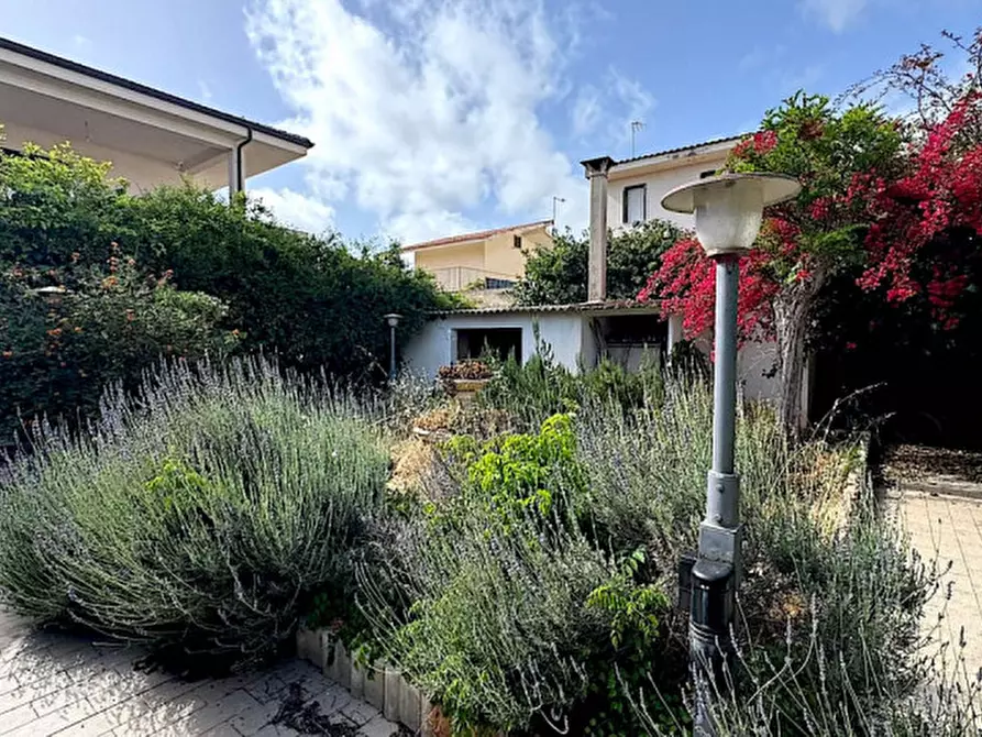 Immagine 3 di Villa in vendita  in C.da S. Maria del Focallo a Ispica