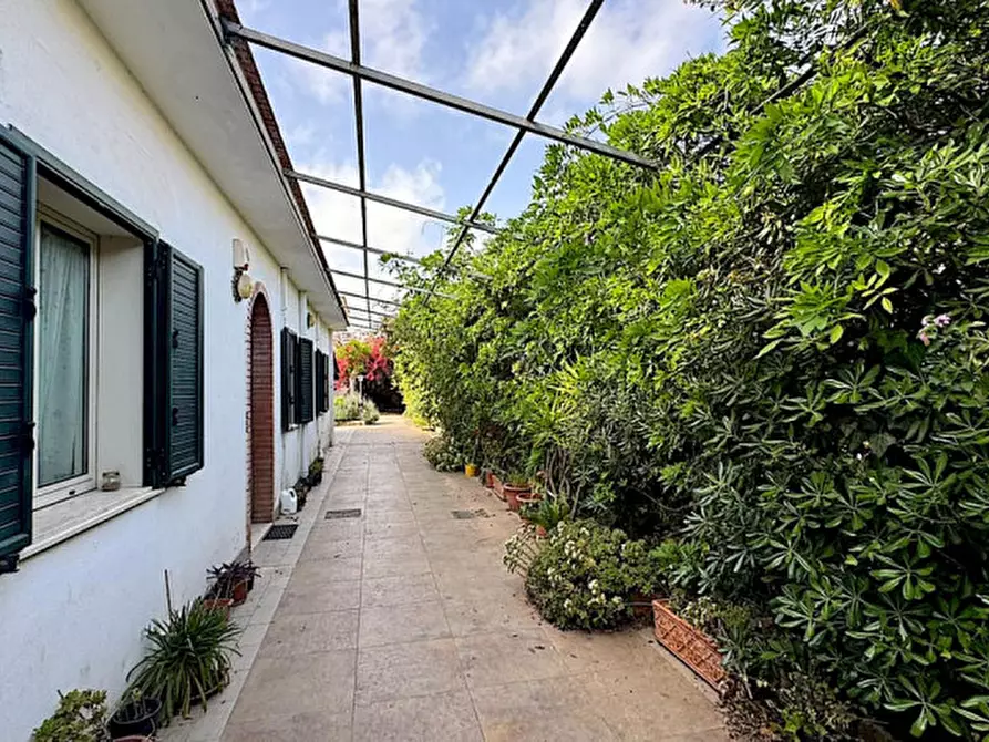Immagine 6 di Villa in vendita  in C.da S. Maria del Focallo a Ispica