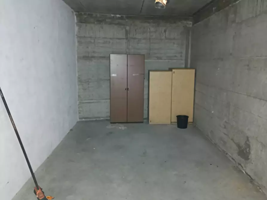 Immagine 2 di Garage in vendita  in Via Cecco Angiolieri a Sona