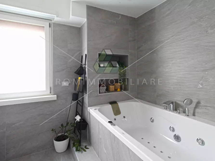 Immagine 18 di Appartamento in vendita  in Via Antonio Malfante a Roma