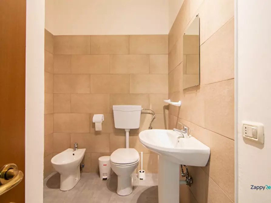 Immagine 10 di Camera in affitto  in Viale Quirico Filopanti, 2 a Bologna