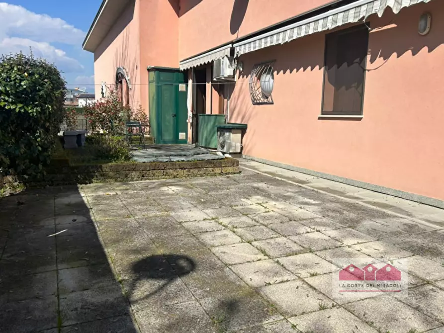 Immagine 16 di Villetta a schiera in affitto  in Via Gioberti a Costabissara