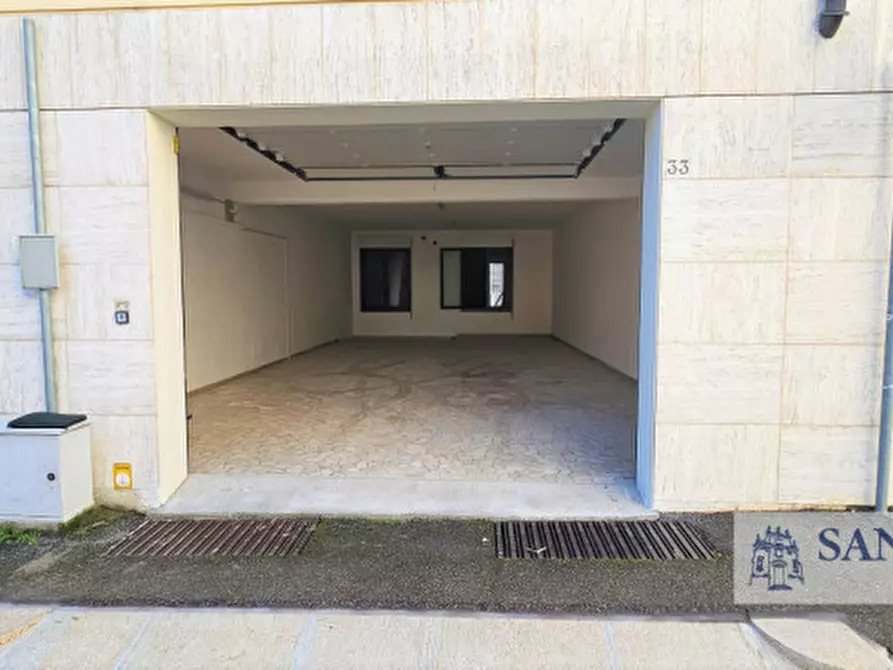 Immagine 5 di Garage in affitto  in Contra' della Fascina a Vicenza