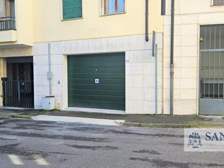 Immagine 9 di Garage in affitto  in Contra' della Fascina a Vicenza