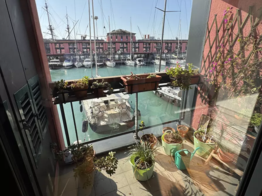 Immagine 2 di Appartamento in vendita  in ponte molo morosini a Genova