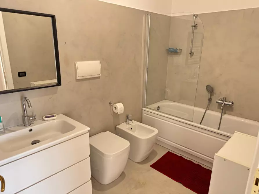 Immagine 10 di Appartamento in vendita  in ponte molo morosini a Genova