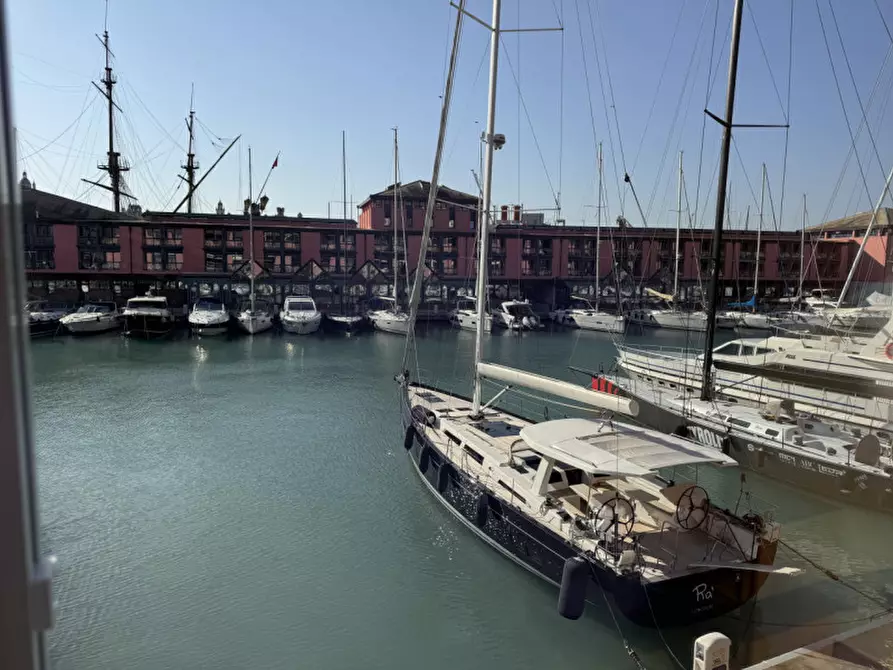 Immagine 17 di Appartamento in vendita  in ponte molo morosini a Genova