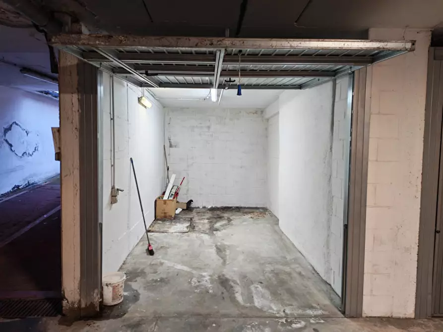 Immagine 4 di Garage in vendita  in Via Nicola Antonio Porpora a Milano