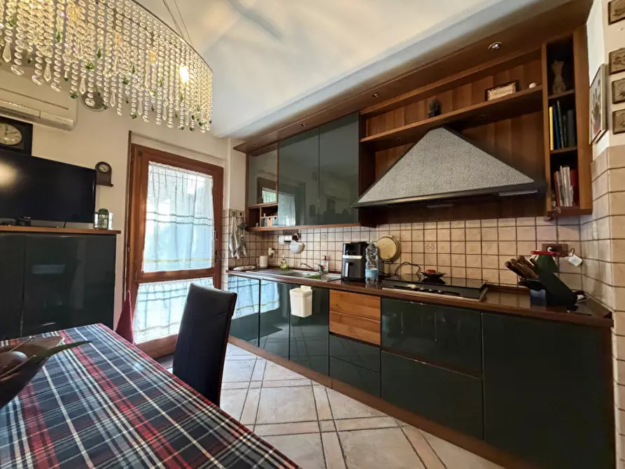 Immagine 7 di Appartamento in vendita  a Senigallia