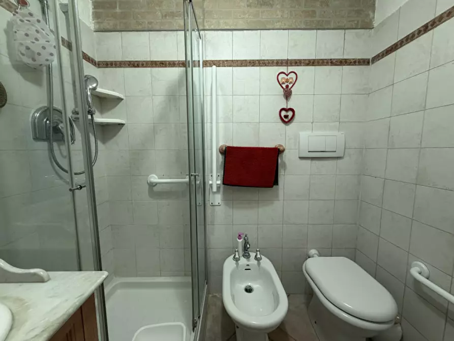 Immagine 11 di Appartamento in vendita  a Senigallia