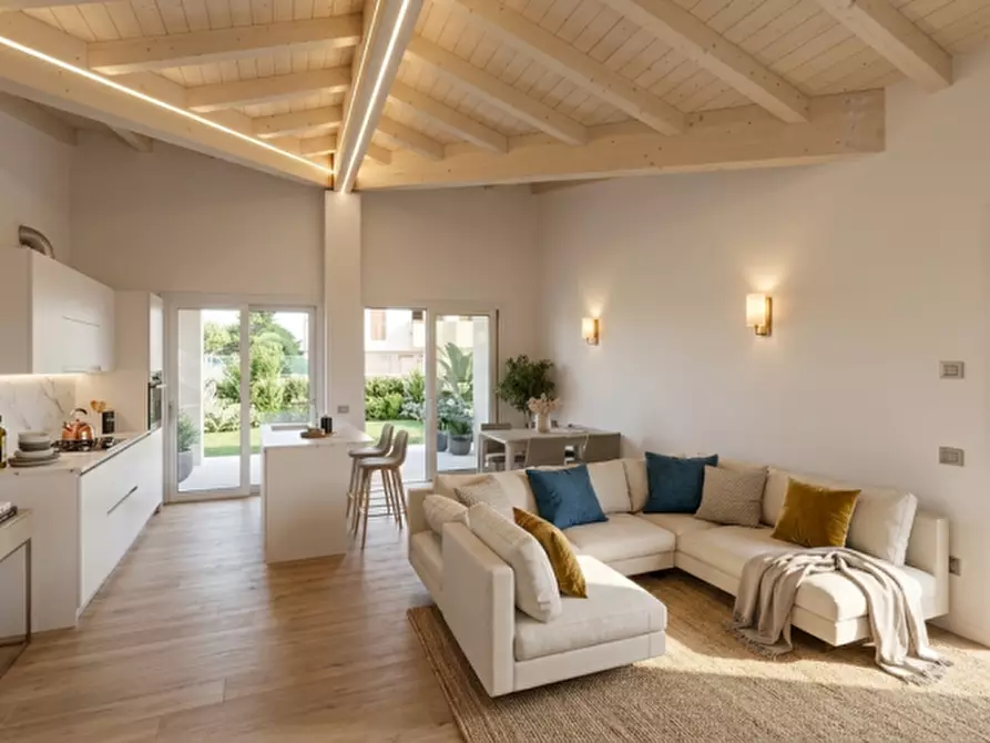 Immagine 2 di Villetta a schiera in vendita  in Via roma a Longare