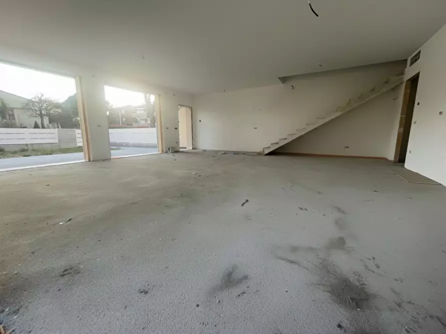 Immagine 2 di Casa trifamiliare in vendita  in Via Roma a Selvazzano Dentro