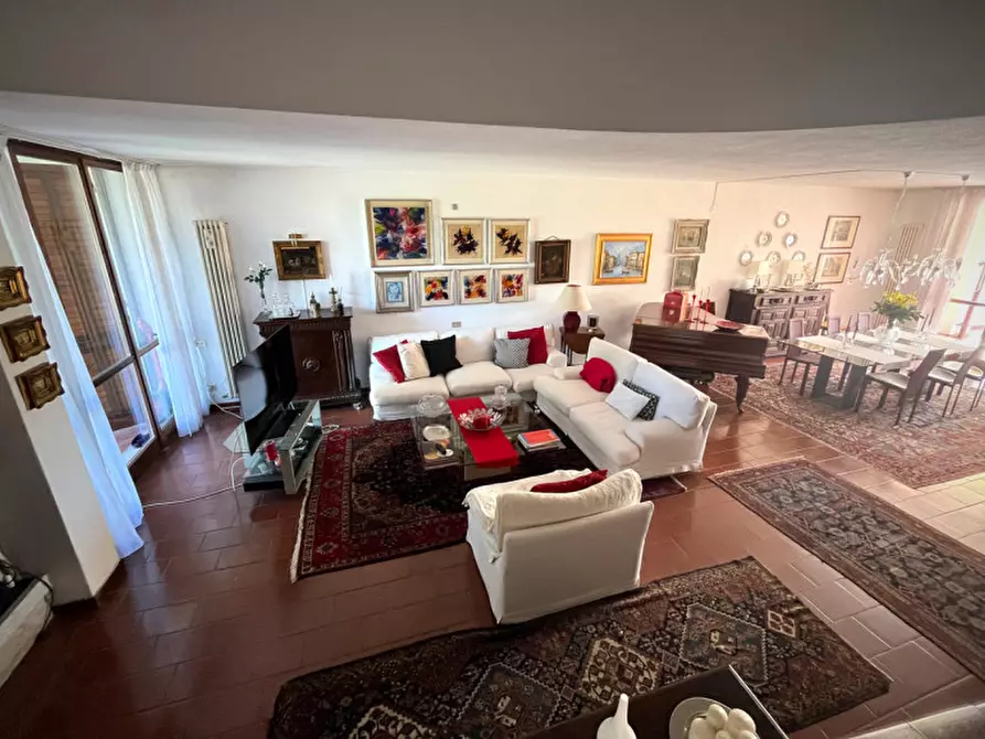 Immagine 2 di Villa in vendita  a Rovigo