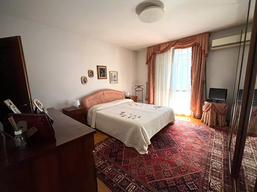 Immagine 5 di Villa in vendita  a Rovigo