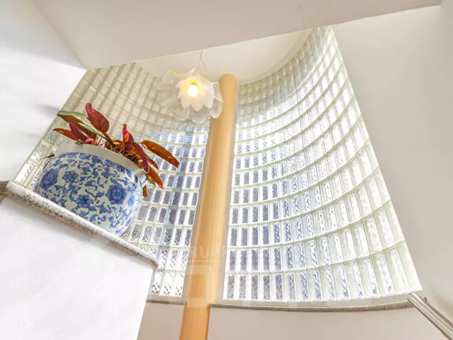 Immagine 12 di Villa in vendita  in Via Tevere n.11 a Oleggio