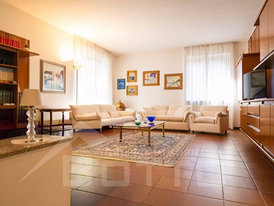 Immagine 16 di Villa in vendita  in Via Tevere n.11 a Oleggio