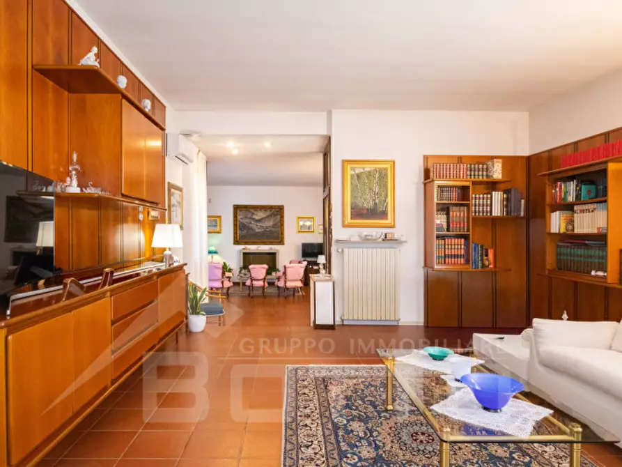 Immagine 17 di Villa in vendita  in Via Tevere n.11 a Oleggio