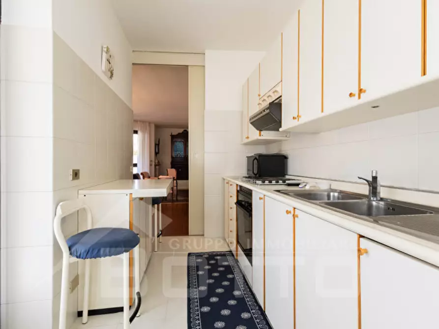 Immagine 23 di Villa in vendita  in Via Tevere n.11 a Oleggio