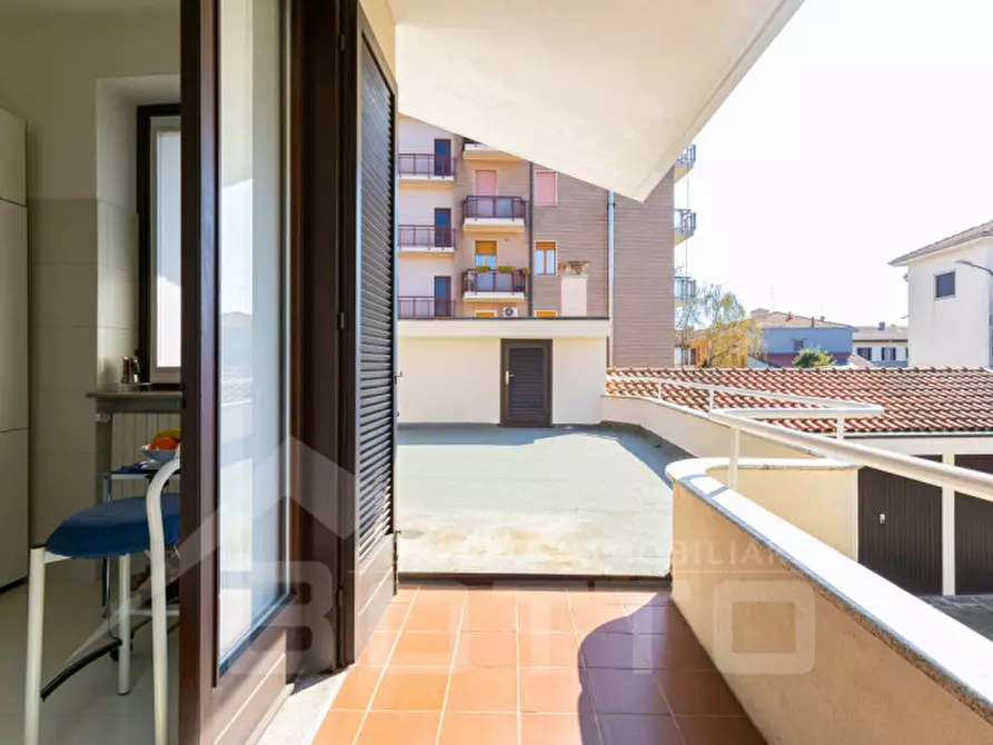 Immagine 24 di Villa in vendita  in Via Tevere n.11 a Oleggio