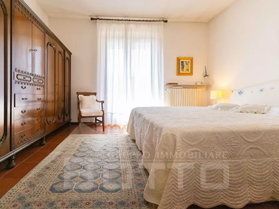 Immagine 30 di Villa in vendita  in Via Tevere n.11 a Oleggio