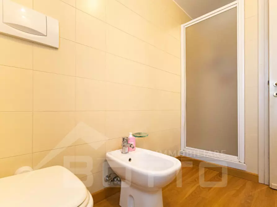 Immagine 31 di Villa in vendita  in Via Tevere n.11 a Oleggio