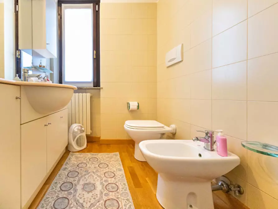 Immagine 32 di Villa in vendita  in Via Tevere n.11 a Oleggio