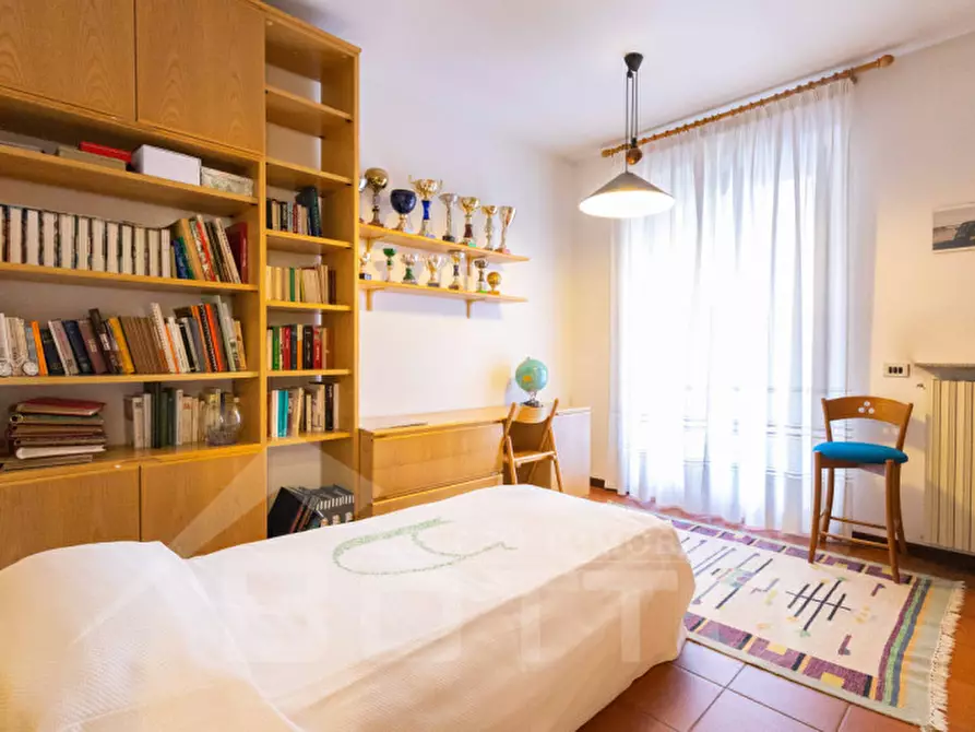 Immagine 39 di Villa in vendita  in Via Tevere n.11 a Oleggio