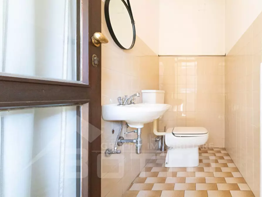 Immagine 44 di Villa in vendita  in Via Tevere n.11 a Oleggio